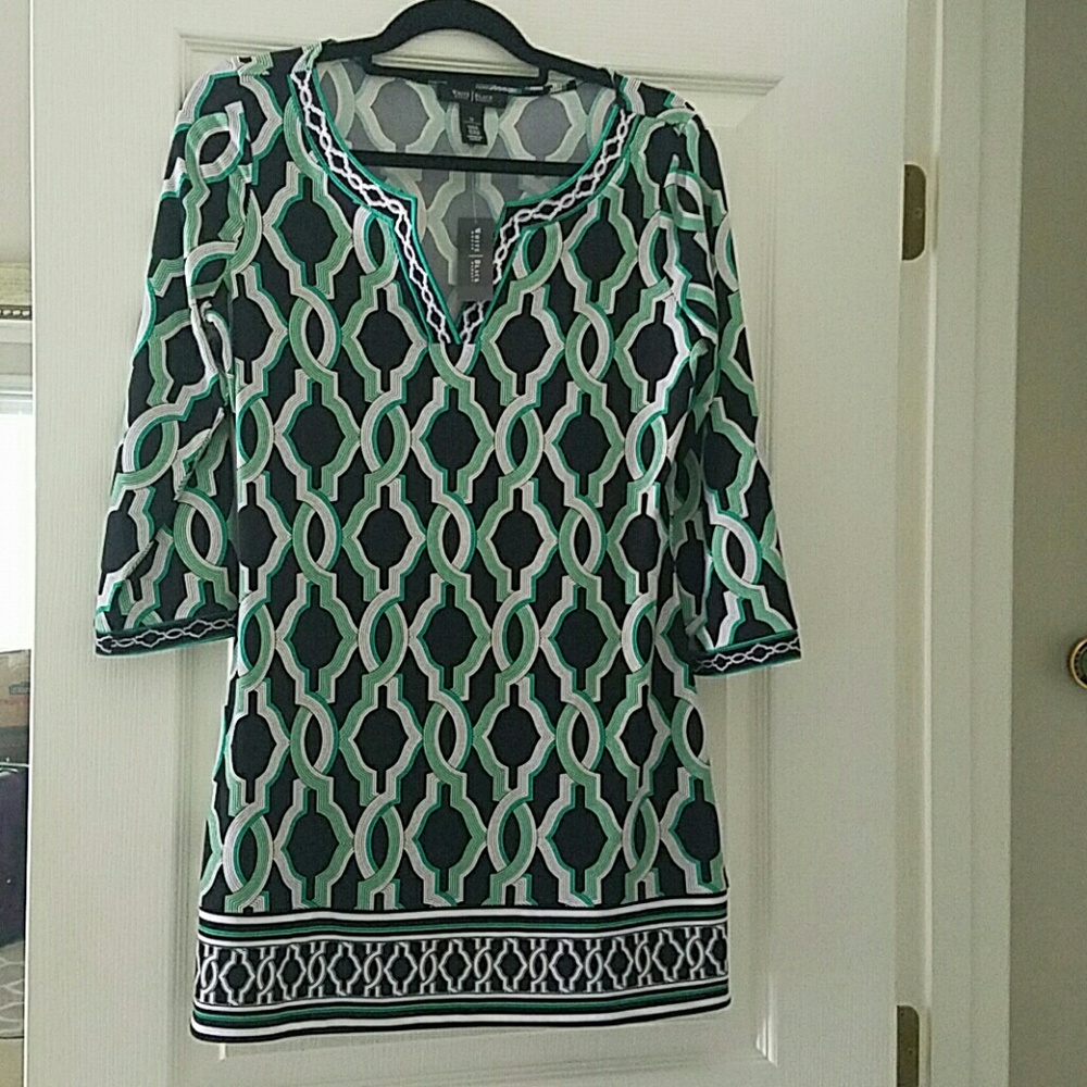 White house black market Taurus notch tunic